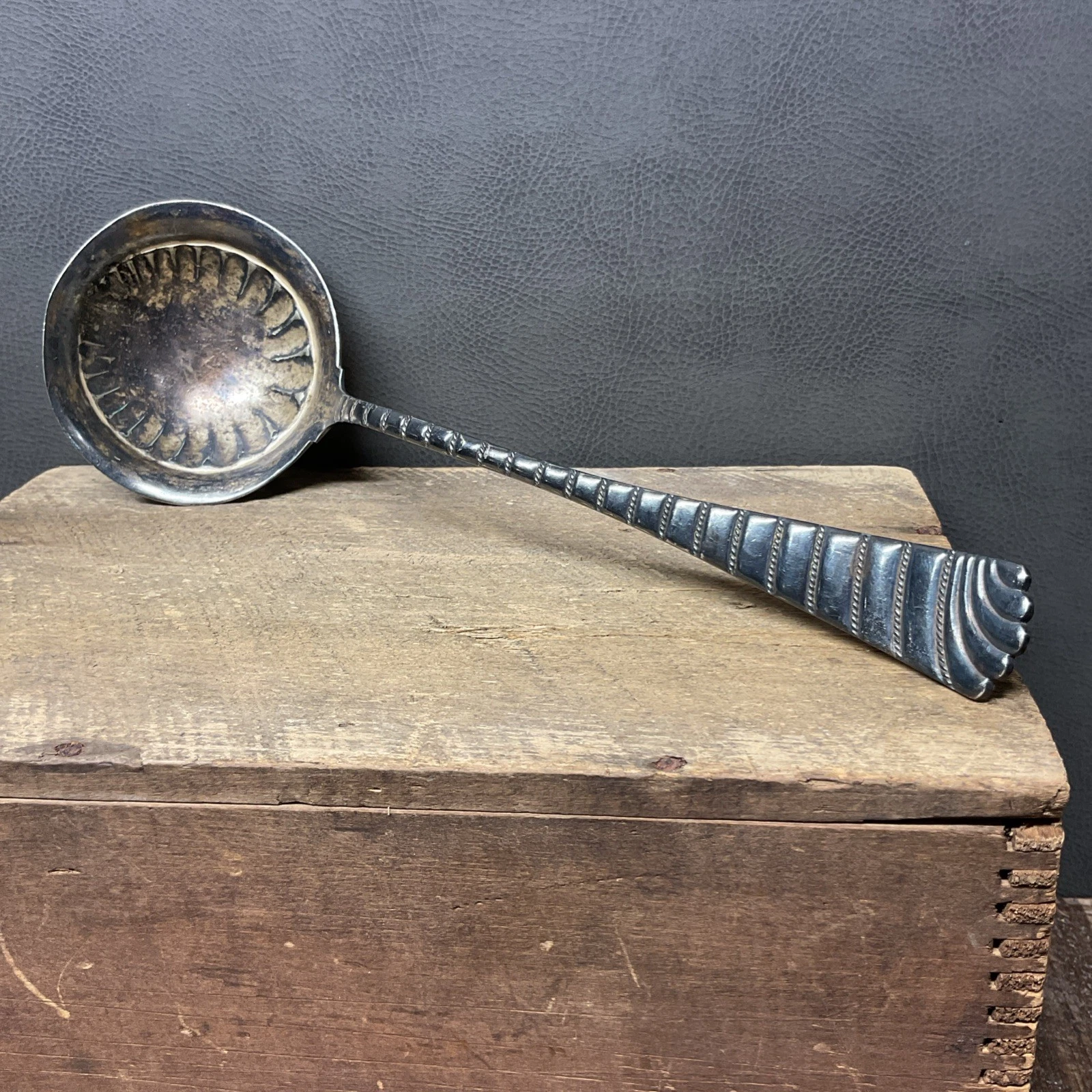 Antique 1884 WM Rogers Silver Plate Gravy Soup Ladle Athens Pattern 12”
Opens in a new window or