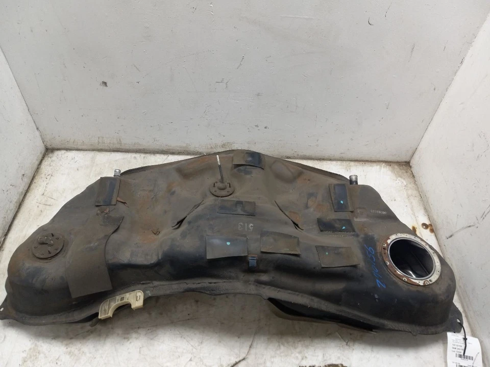06-13 LEXUS IS350 3.5L RWD AT GAS FUEL TANK  Foto 2 de 4