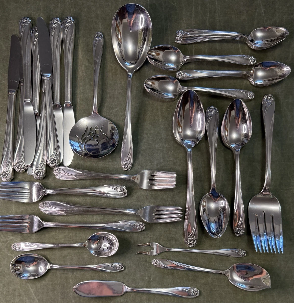 25+ 1847 Rogers Bros Set Antique US Silver-Plated Flatware for