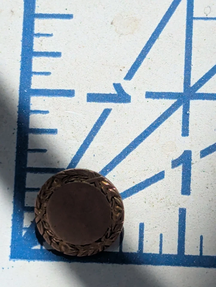 Antique Victorian 10K Gold Topped Engraved Cufflink Collar Button - Image 4 of 4