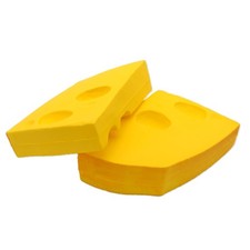 Attrappen 2 St&uuml;ck K&auml;se, Schweizer K&auml;se Scheiben, K&auml;seladen, Imitat, Requisite
