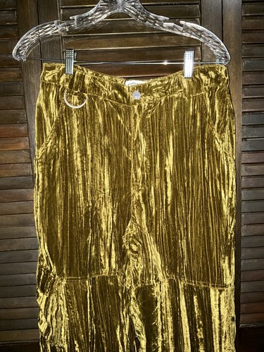 Pretty Garbage NWT Women’s Golden Olive Crushed Velvet Cargo Pants Sz Small - Picture 5 of 5
