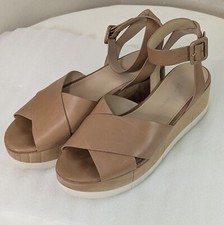 Veronica Beard Sz 7 Crisscross Wynie Tan Leather Platform Sandals EUC