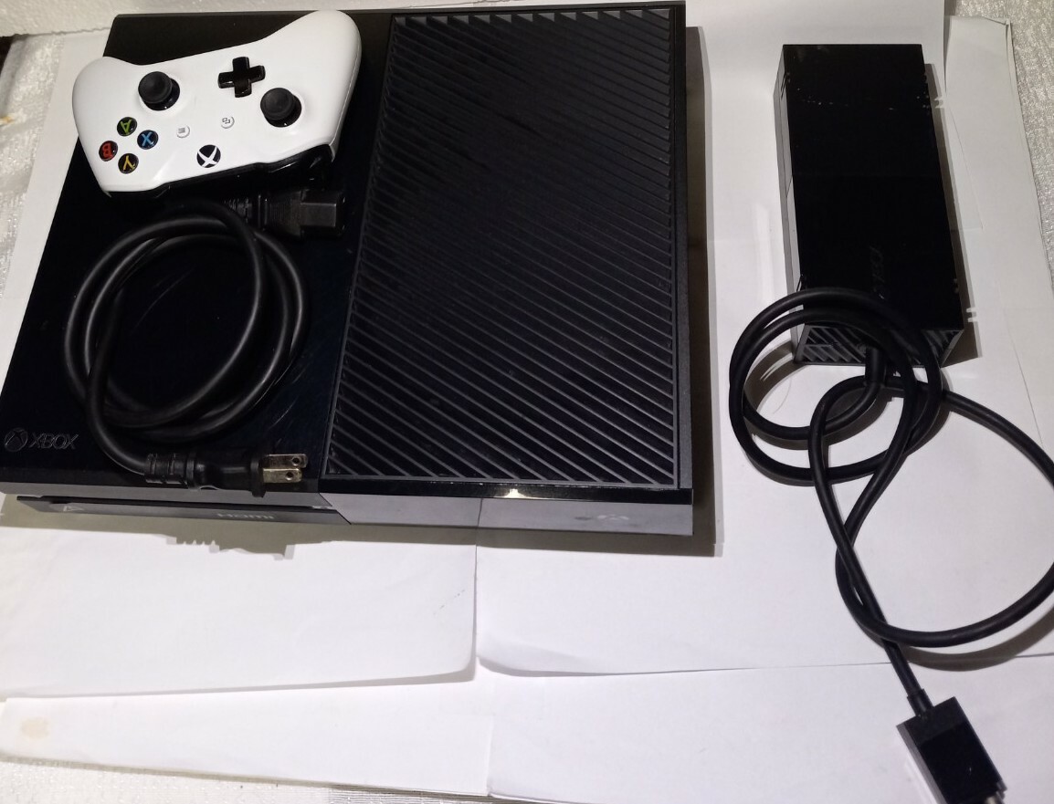 Xbox One console MODEL 1540 本体+ ケーブル Microsoft XBOX ONE Model 1540 Console w/ Power Cord Disc