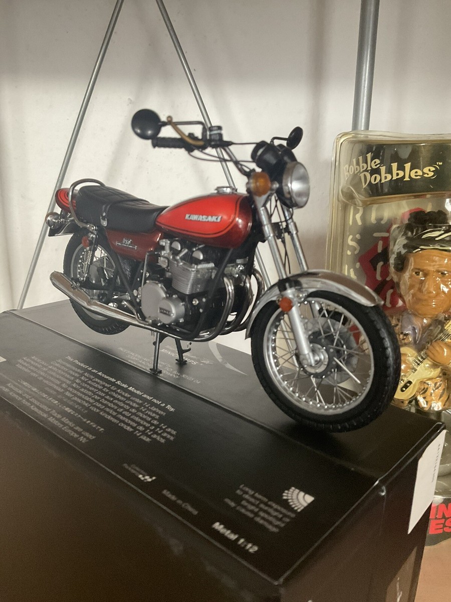 Minichamps 1:12 Scale Kawasaki Z2 750 RS (1972) Diecast Motorcyle