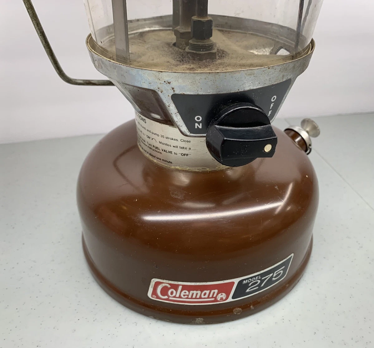 Brown Coleman Model 275 Double Mantle Lantern Dated 1982 Includes 14 Mantles