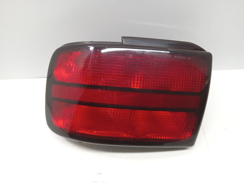 OLDSMOBILE ACHICKVA 1992-1998 LUZ TRASERA IZQUIERDA LADO CONDUCTOR OEM, 166-01452 Foto 4 de 4