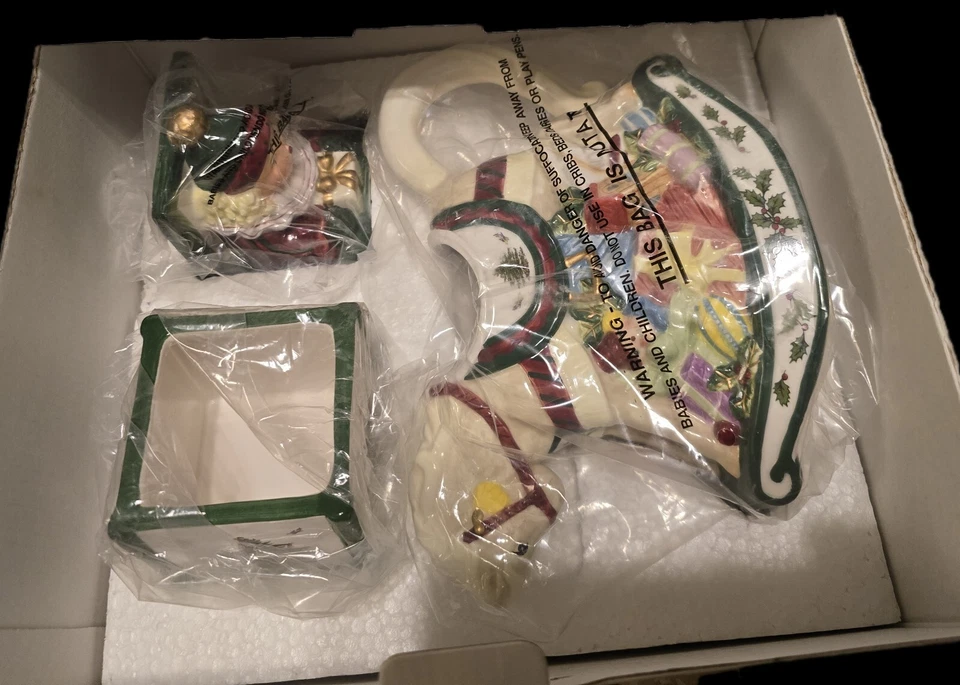 Spode Christmas Tree Village Horse Drawn Sleigh Sugar & Creamer Set 40CTR614 NIB - Image 3 of 3