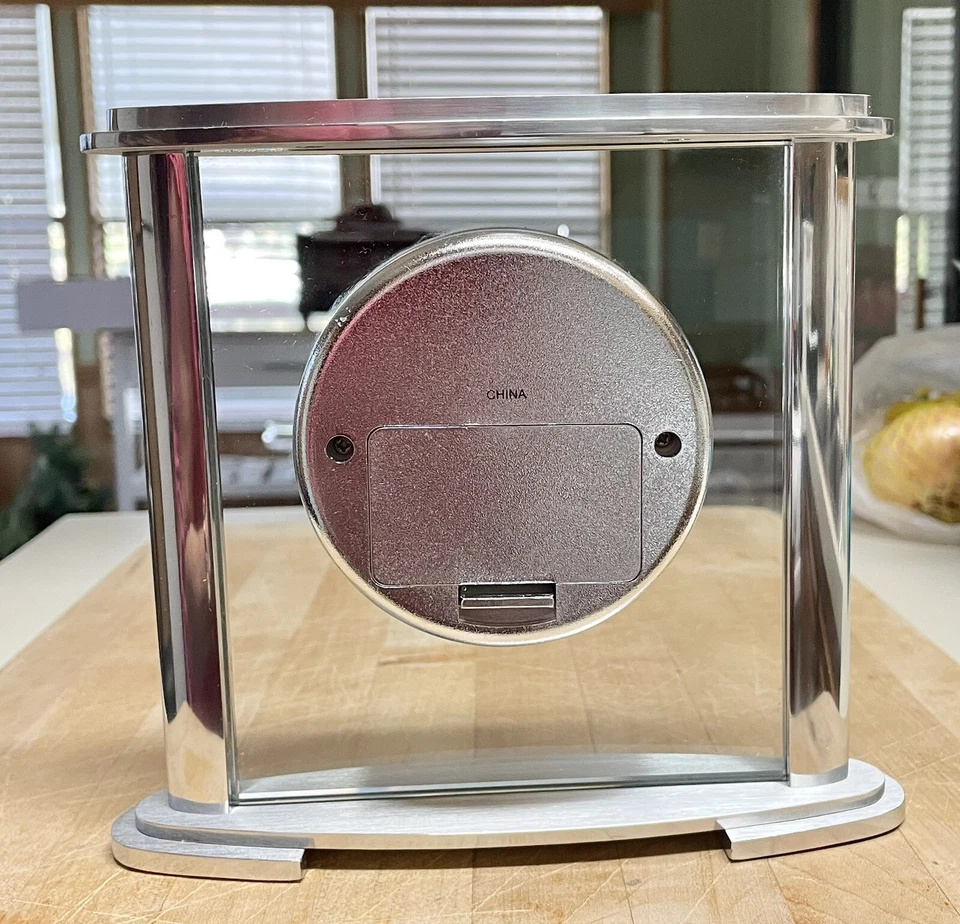 RELOJ DE MESA HOWARD MILLER - "GLENMONT" - Modelo #645774 - Plata/Vidrio Foto 2 de 4