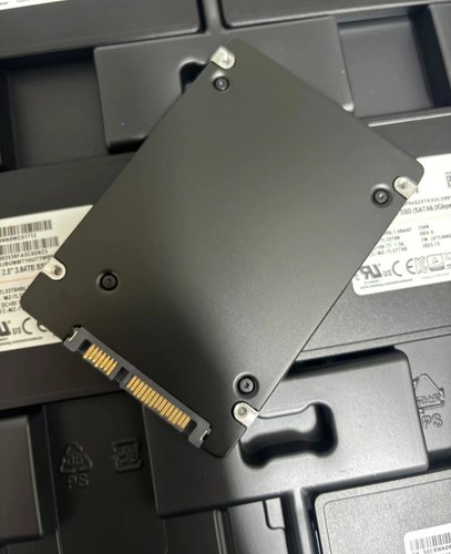 Samsung PM893 3.84TB Internal 6Gb/s SATA 2.5'' (MZ7L33T8HBLT-00A07) SSD - Picture 2 of 2