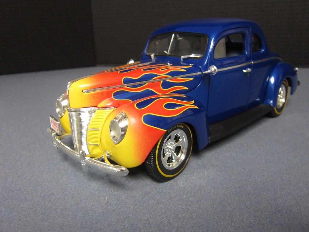 自動車 Ertl Collectibles 1940 Ford Street Rod ERTL American Muscle, 1940 Ford Street Rod, Blue with Flames
