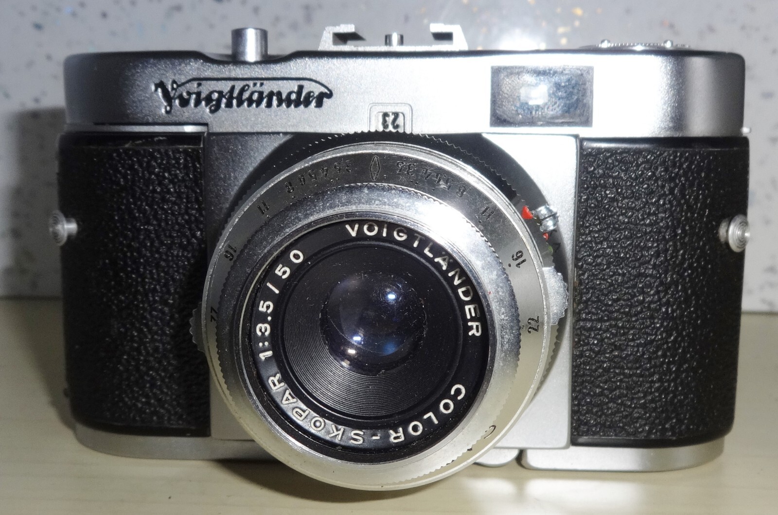 Voigtländer Vito B Review - I'm sexy and I know it - Canny Cameras