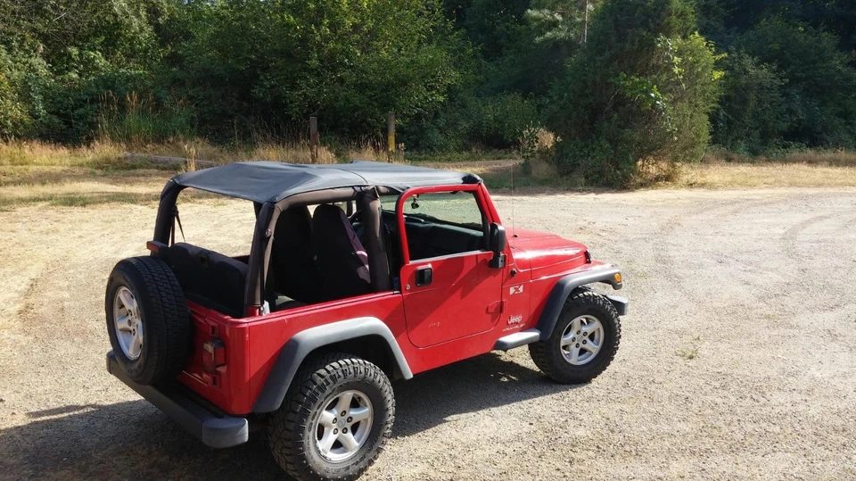 Smittybilt 93635 Black Outback Extended Bikini Top for 97-06 Jeep Wrangler TJ Foto 2 de 4