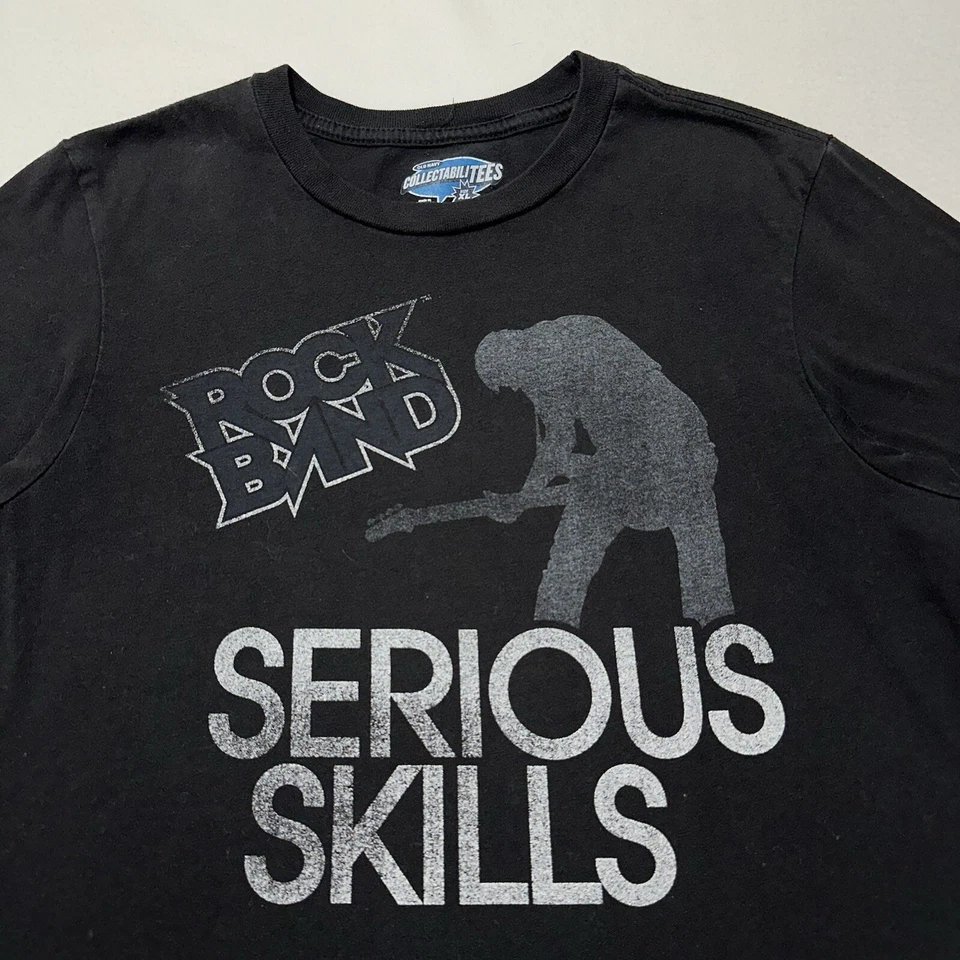 Camiseta gráfica negra Old Navy Collectabilitees Boys XL Rock Band Serious Skills Foto 2 de 4