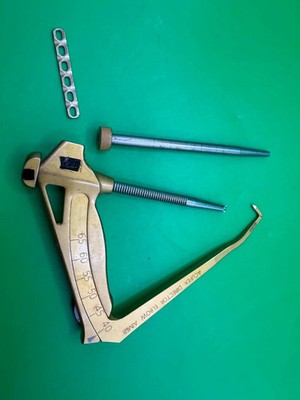 New Director ACL/ PCL Drill Guide and Aimers Acufex orthopedic instruments