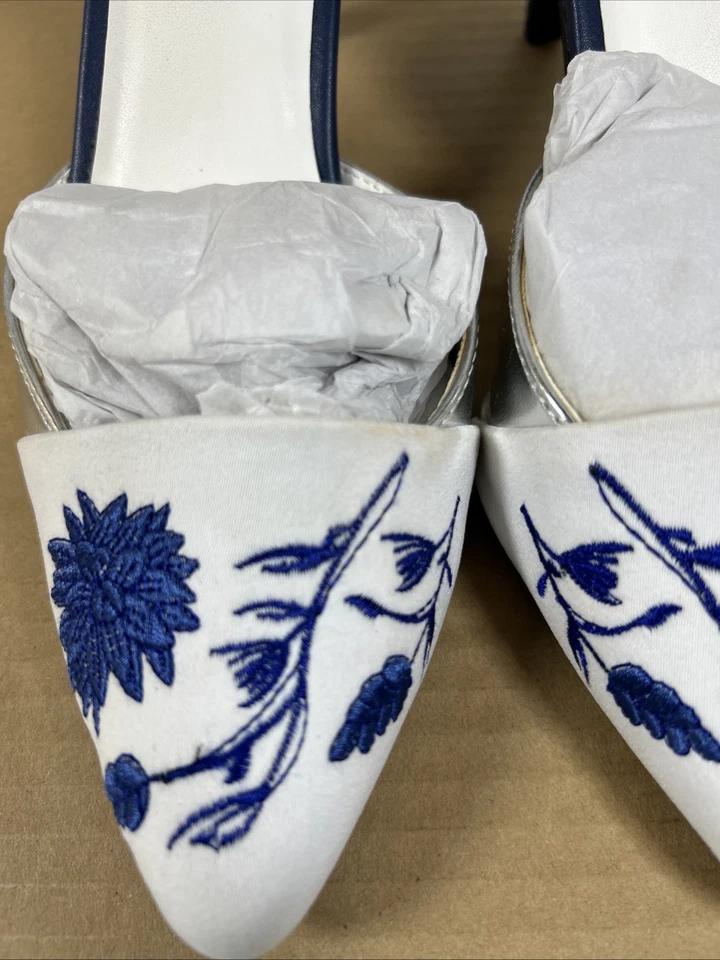 Tacones Ashro talla 9. Tacones cortos con puntera puntiaguda Foto 3 de 4