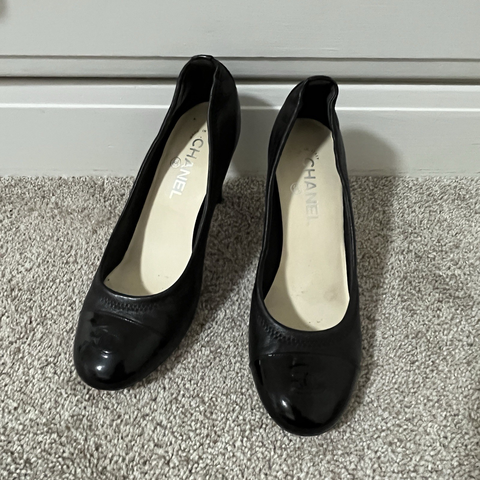 Authentic CHANEL Black Leather Interlocking CC Lo… - image 16