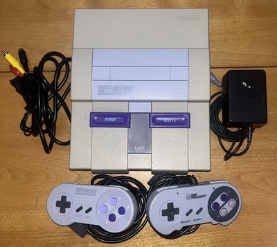 Super Nintendo Entertainment System SNES Bundle w/2 Controllers. Tested!