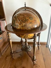 mappamondo bar portabottiglie in legno su ruote