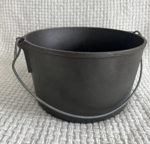 Unmarked Wagner Ware Cast Iron Flat Bottom Pot Kettle #8 Restored