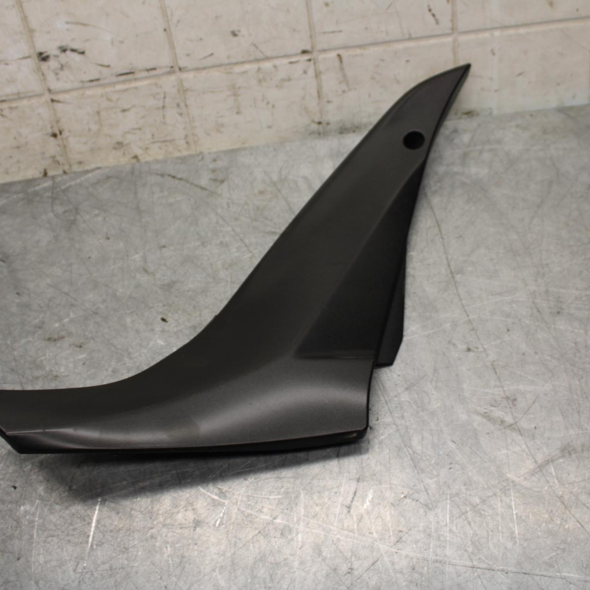 2008 Kawasaki Ninja ZX10R RIGHT FRONT SIDE SEAT SADDLE PANEL TRIM