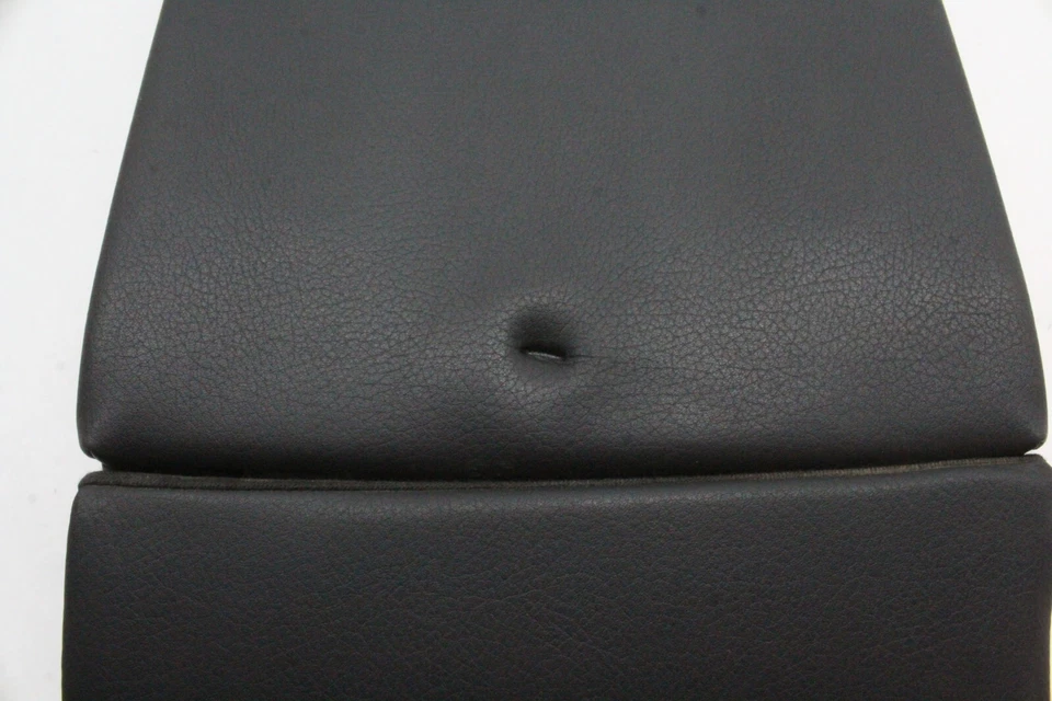 Audi S3 2016 - trasero - reposabrazos de asiento / portavasos 8V0885081F OEM 15 16 17 18 Foto 2 de 4