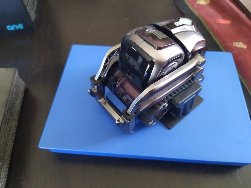 Anki COZMO édition collector robot métal liquide dans sa boite d'origine - Photo 3/4