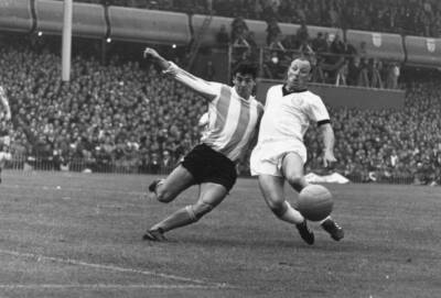 1966 Argentinian Jorge Albrecht Tackles West German Uwe Seeler Football Photo