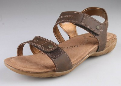khombu comfort sandals