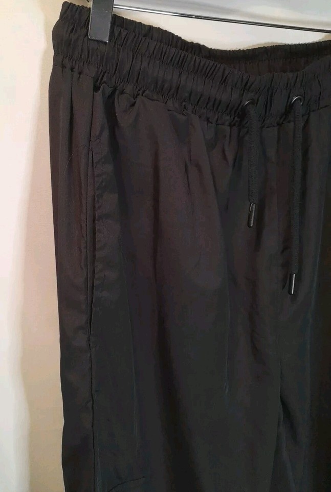 Boohoo MAN Mens Shell Cargo Trousers Fit Size L Black eBay