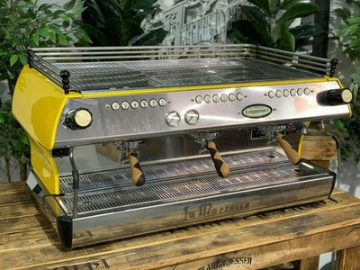 LA MARZOCCO FB80 3 GRUPPEN GELBE HOLZGRIFFE ESPRESSO KAFFEEMASCHINE CAFE BAR