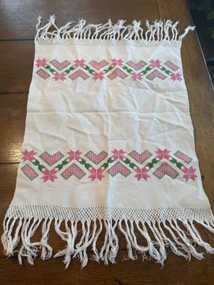 Vintage Huck Embroidered Hand Tea Towel Or Table Scarf 18x30  Cottagecore