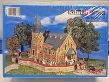 Kibri H0 Bausatz 1:87, 9766 Set Kirche mit Kirchenmauer