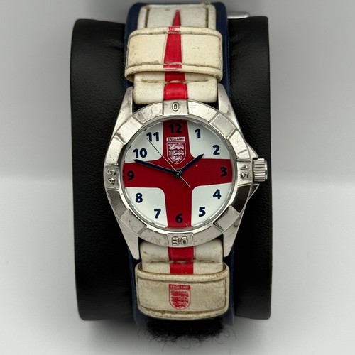 Angleterre National Football Homme Montre Quartz Rouge Blanc Croix Dial Travail - Photo 2 sur 24