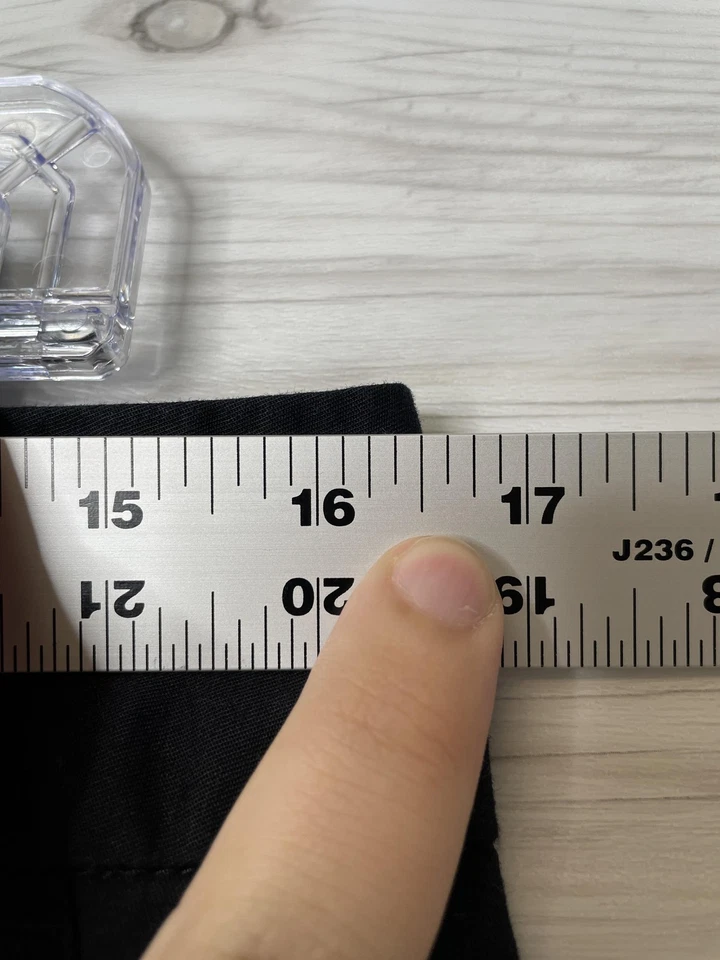 Pantalones Cortos Old Navy Para Mujer 6 Negros Elastizados Cintura Baja Chino Puño Dobladillo Doble Botón Foto 4 de 4