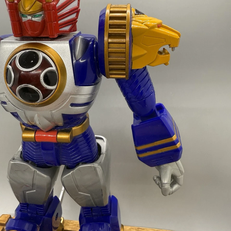 Bandai 2002 Power Rangers Megazord Storm Blue Lightning 10" - Image 4 of 4