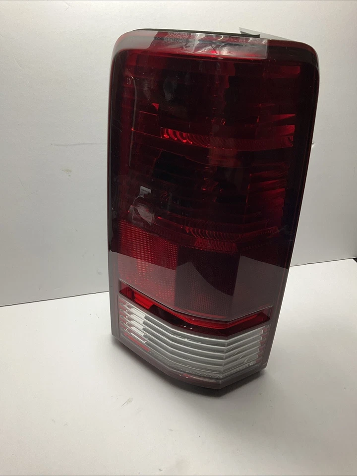 Dodge Nitro 2007-2011 lado del conductor izquierdo luz trasera exterior LED OEM 55157151AC Foto 2 de 4