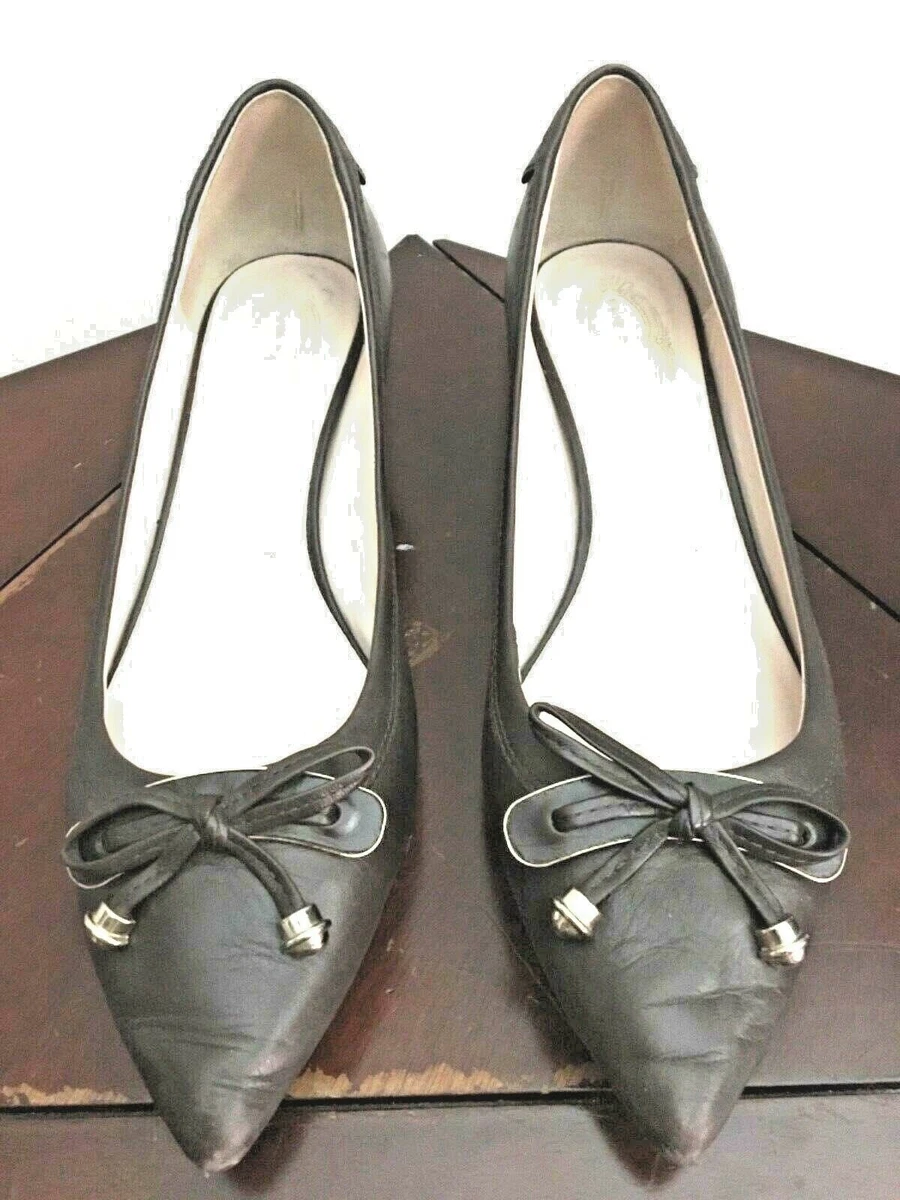 Tahari kitten sale heels