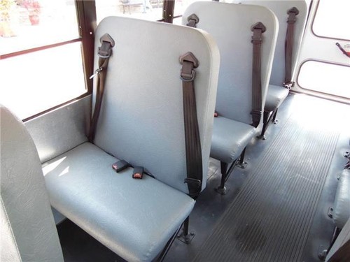 2017 Chevy Express 3500 Passenger School Bus--Only 25,149 Miles! - Picture 14 of 23