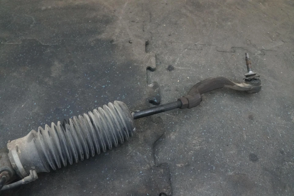 Barra de engranajes de dirección y piñón 1w6z3504aarm OEM Ford Thunderbird 2002 *NOTA* Foto 4 de 4