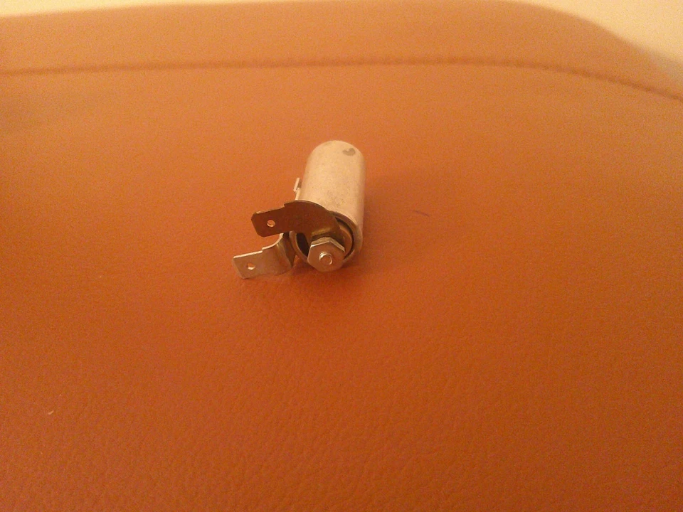 КОНДЕНСАТОР ЗАЖИГАНИЯ PEUGEOT 504/505/404 RENAULT FUEGO/4/5/16/18 VOLVO 340 - Изображение 2 из 2