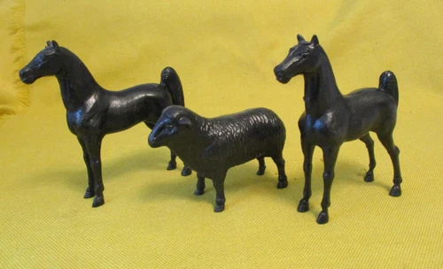 Vintage Tonka Farms Truck Play Set 2 Hollow Plastic Horses & 1 Sheep