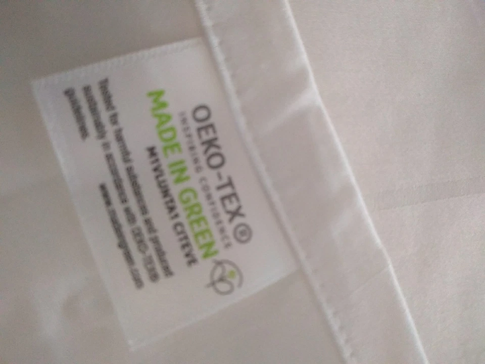 Sábana plana tamaño completo Simply Vera de Vera Wang rayas blancas 81 X 99" SUPIMA Foto 4 de 4