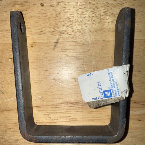 GM 15619575 Clip, Leaf Spring Retaining NOS - Picture 3 of 3