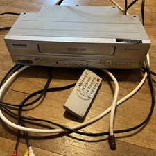 Sylvania 6260VF VCR-WORKING WITH REMOTE & Cables 