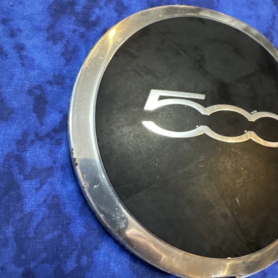 (1) Tapa central de rueda de aluminio Fiat 500 2012-2017 OEM 68078419AB Foto 3 de 4