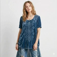 Johnny Was Velvet Tunic Top Small Embroidered Blue Crushed Velvet Boho Pullover