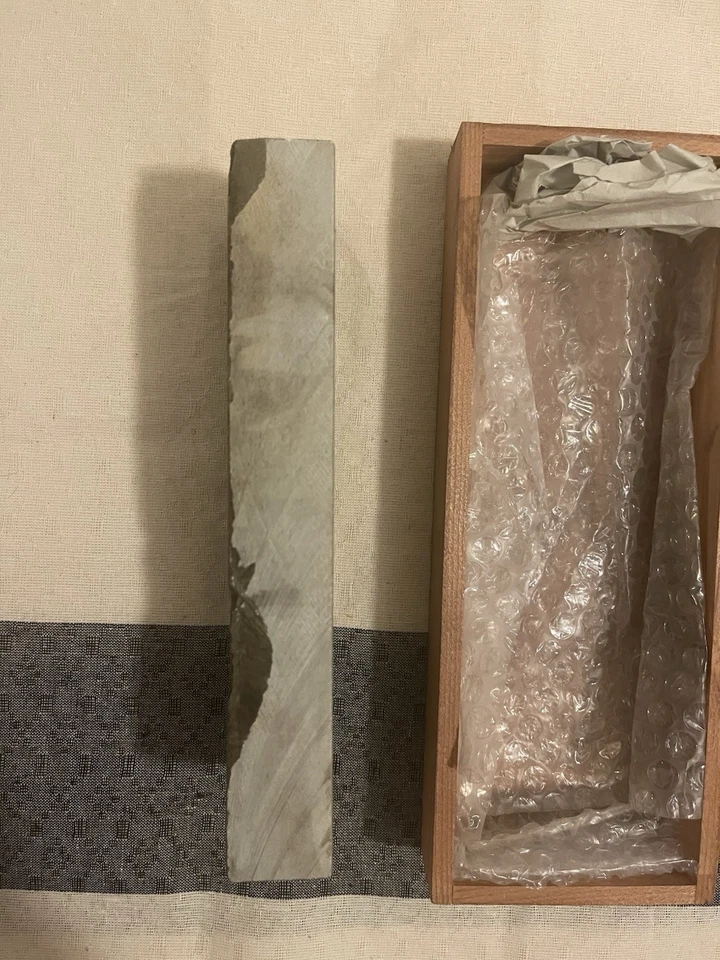 Piedra de afilar natural japonesa 1235 g Shohonyama 正本山合砥 Lv 5,0 grano 12000 特上 Foto 3 de 4
