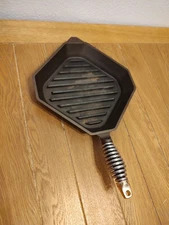 FINEX 10" Cast Iron Grill Pan With Wedges Needs Seasoned