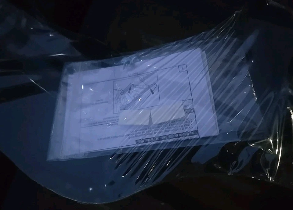 AVS 45056 Bugflector 适合豪华罩罩罩 适用于 08-10 福特 F-250 - 烟 — 第 2/4 张图片